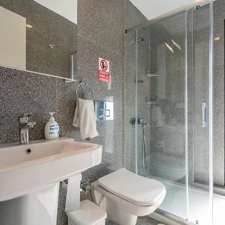 Cesme'de Plajlara Yakin, Ozel Havuzlu Villa-awz110 Βίλα