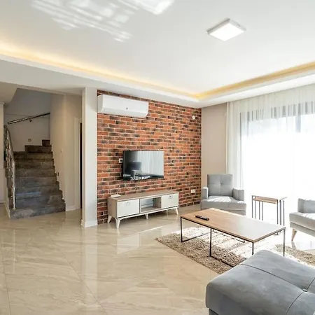 Cesme'de Plajlara Yakin, Ozel Havuzlu Villa-awz110 * Σμύρνη